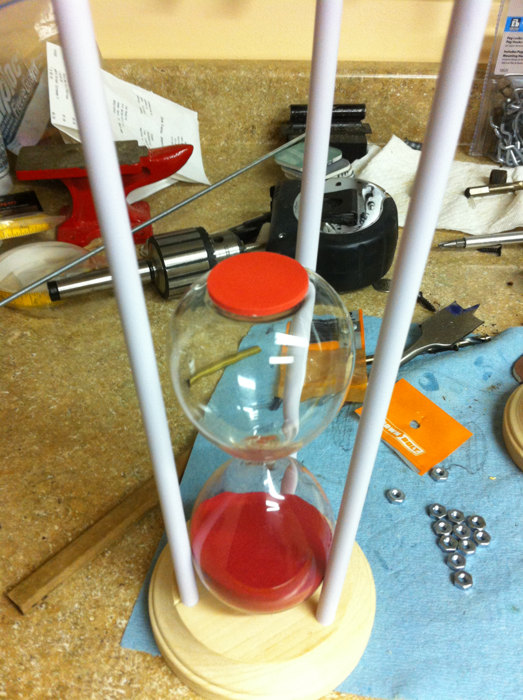 hourgalss-with-red-pads